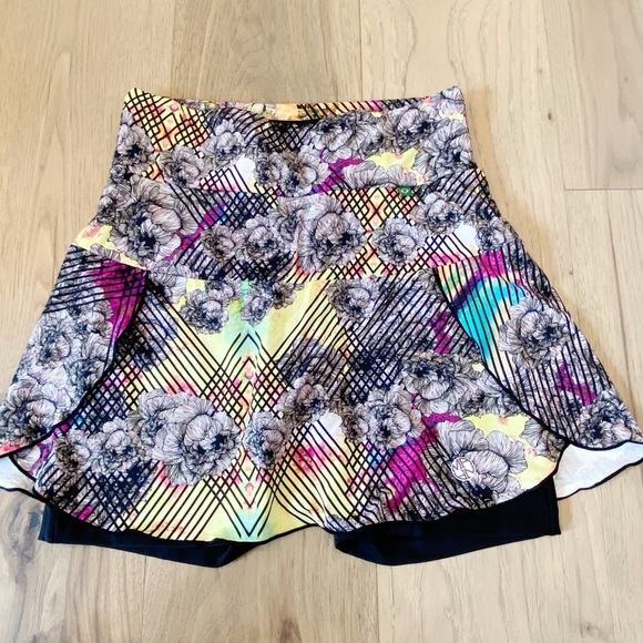 Mana Threads Terra Skort Graffiti Bloom Activewear Ladies Medium - Picture 4 of 10